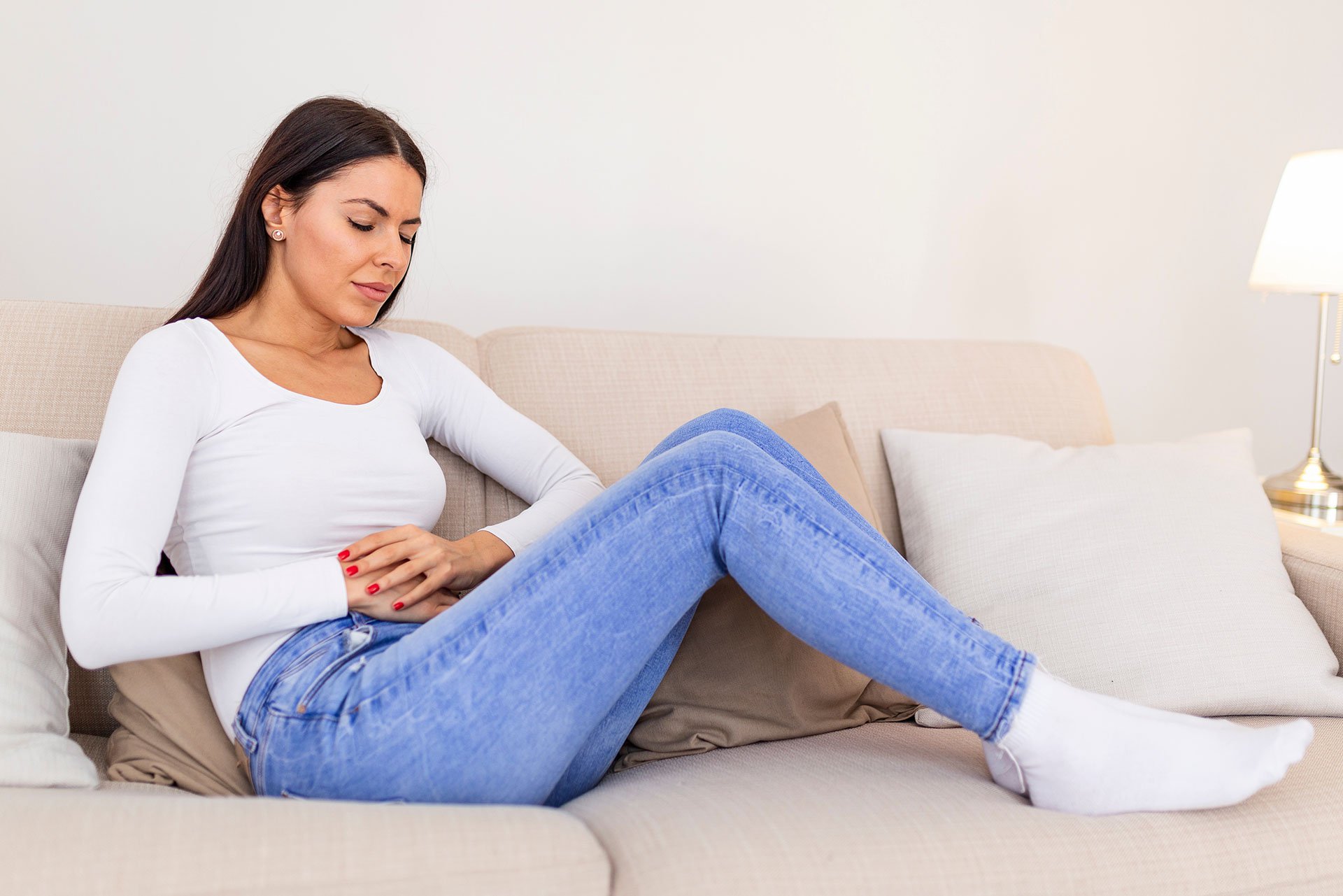 Mujer con dolor abdominal